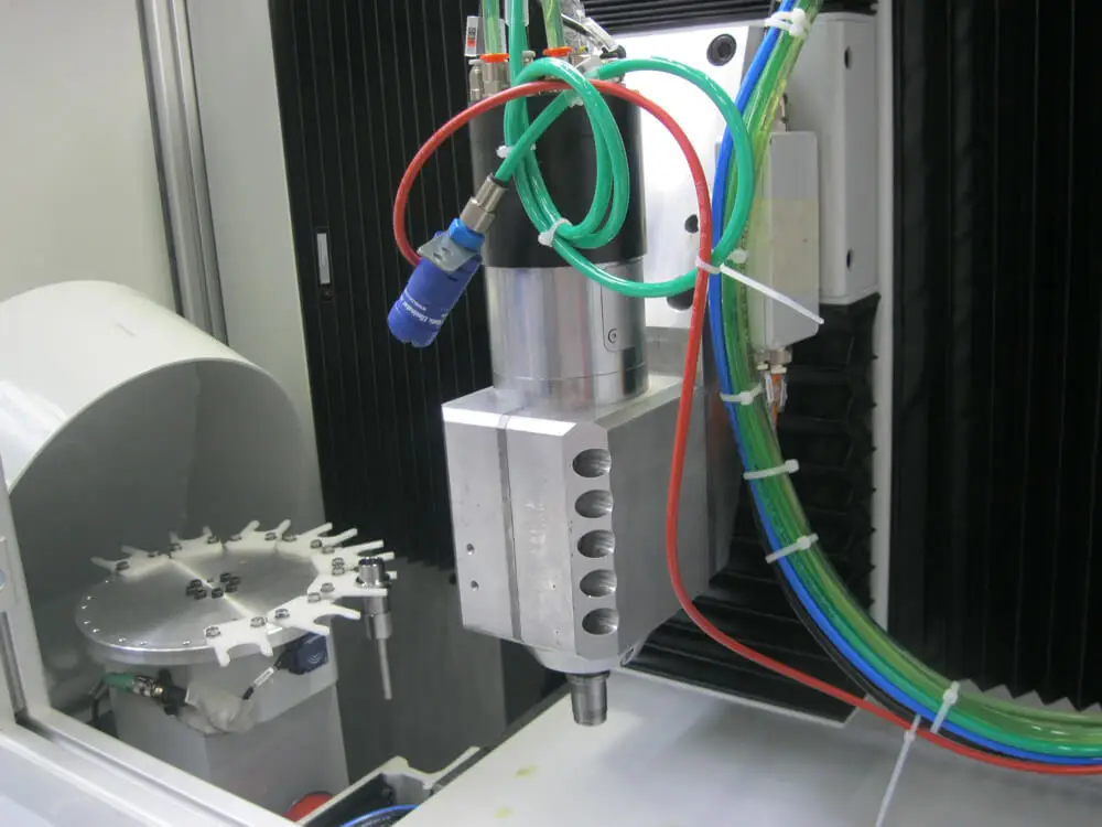 3164_MACHINE-SPE-USINAGE-LUNETTERIE-DETAIL2